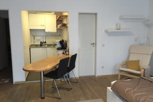 Rent 1 room apartment Düsseldorf | Entire place | Düsseldorf | Ruhiges Appartement mit Balkon zur Gartenseiten | Hominext