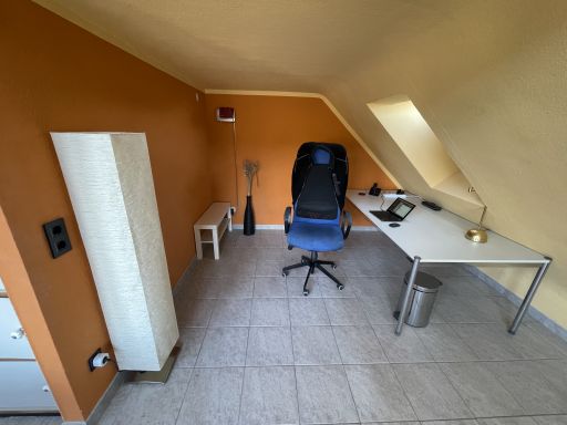 Miete 1 Zimmer Wohnung Köln | Ganze Wohnung | Köln | Dachgeschoss-Studio in der City von Köln | Hominext