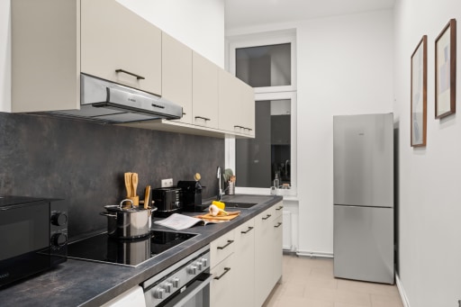 Rent 1 room apartment Berlin | Entire place | Berlin | Vollständig möblierte und gut ausgestattete Single-Wohnung in Mariendorf mit Arbeitsbereich | Hominext