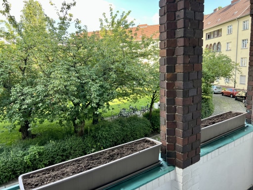 Rent 2 rooms apartment Berlin | Entire place | Berlin | Ruhige, frisch renovierte 3-Zimmer-Wohnung am Tempelhofer Feld | Hominext