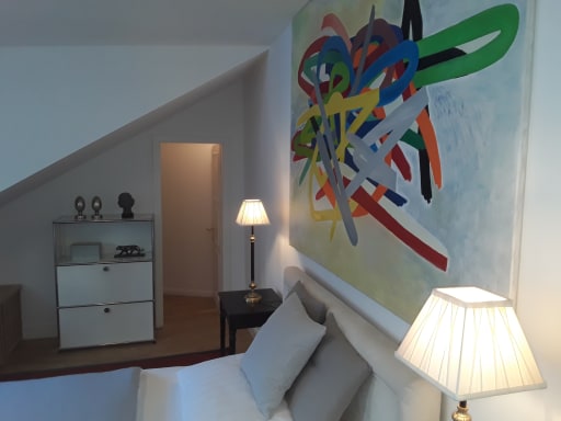 Rent 1 room apartment Frankfurt am Main | Entire place | Frankfurt am Main | Ruhiges Apartment mit Skyline Blick | Hominext