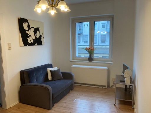 Rent 1 room apartment Hamburg | Entire place | Hamburg | Frisch renovierte und zentrale Wohnung Hamburg- U2/4 Burgstr | Hominext