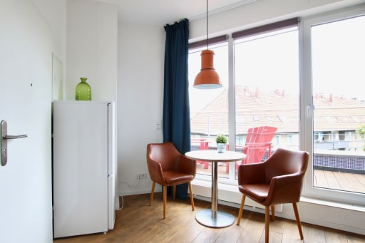 Miete 1 Zimmer Wohnung Köln | Ganze Wohnung | Köln | Schickes Penthouse-Apartment mit Balkon | Hominext