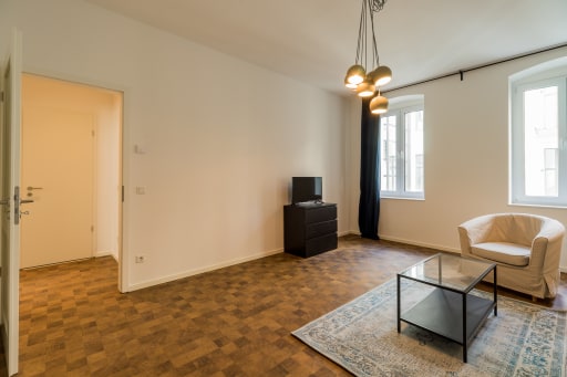 Rent 1 room apartment Berlin | Entire place | Berlin | Große 2 Zimmer Wohnung mit Balkon direkt am Hermannplatz | Hominext