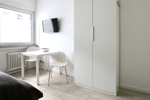 Miete 1 Zimmer Wohnung Köln | Ganze Wohnung | Köln | Helles Apartment am Friesenplatz | Hominext