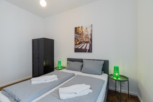 Rent 2 rooms apartment Berlin | Entire place | Berlin | Schöne helle 3-Zimmer Wohnung mit Balkon am Hermannplatz | Hominext