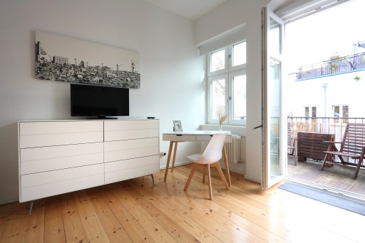 Rent 3 rooms apartment Berlin | Entire place | Berlin | Geräumige moderne 3-Zimmer-Wohnung mit großer Terrasse direkt an der Media Spree | Hominext