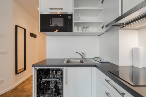 Miete 1 Zimmer Wohnung Berlin | Ganze Wohnung | Berlin | Großzügiges Studio im sanierten Apartmenthaus am Hermannplatz | Hominext