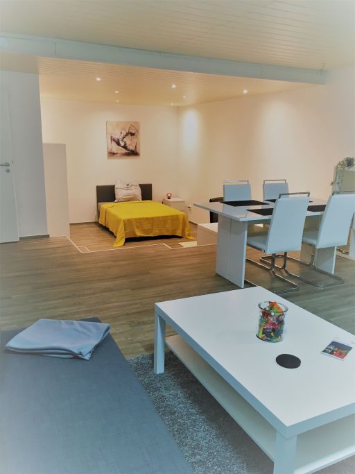 Miete 3 Zimmer Wohnung Köln | Ganze Wohnung | Köln | Großzügige Wohnung mit drei Studioräumen | Hominext