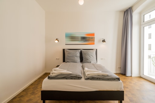 Rent 1 room apartment Berlin | Entire place | Berlin | Großzügiges Studio im sanierten Apartmenthaus am Hermannplatz | Hominext