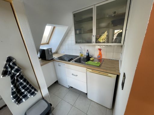 Miete 1 Zimmer Wohnung Köln | Ganze Wohnung | Köln | Dachgeschoss-Studio in der City von Köln | Hominext