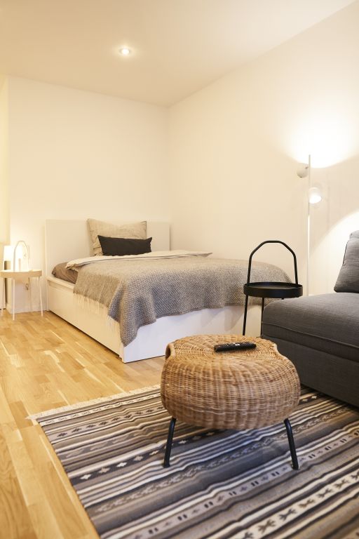 Rent 1 room apartment Stuttgart | Entire place | Stuttgart | Neues charmantes 1-Zimmer Businessapartment in Stuttgart-Mitte mit Balkon | Hominext