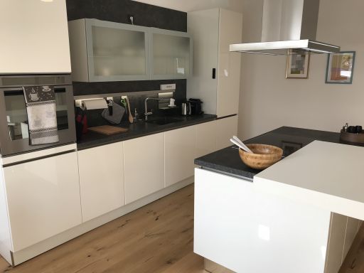 Miete 1 Zimmer Wohnung Düsseldorf | Ganze Wohnung | Düsseldorf | Top zentral in Düsseldorf, Kernsaniert, Top ausgestattet mit großem Südbalkon | Hominext