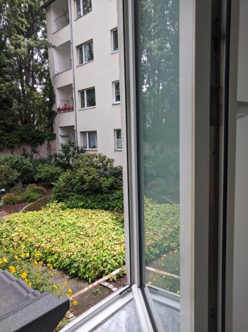 Rent 1 room apartment Düsseldorf | Entire place | Düsseldorf | Geräumige Wohnung in der Nähe des Zentrums mit Blick auf den Garten | Hominext