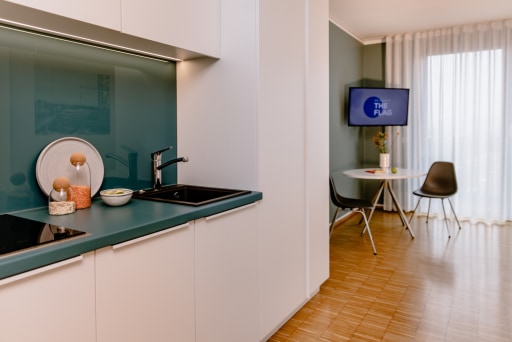 Rent 1 room apartment München | Entire place | München | Business Single Apartment - Erdgeschoss & Straßenseite | Hominext