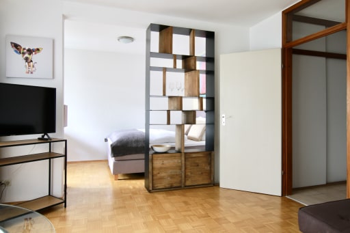 Rent 1 room apartment Köln | Entire place | Köln | Sehr zentrale und helle Wohnung Nahe Barbarossaplatz | Hominext