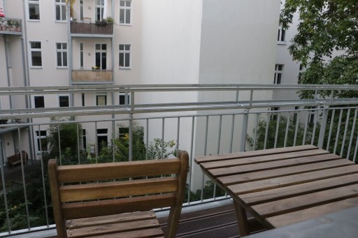 Miete 1 Zimmer Wohnung Berlin | Ganze Wohnung | Berlin | TOP Studio Apartment, ruhige Bestlage im Prenzlauer Berg, großer Balkon, 50000 DSL Internet, Smart TV , Dielenboden + hohe Altbau Decken, einziehen + wohlfühlen ! | Hominext