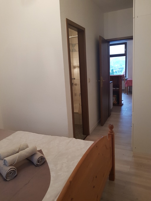 Miete 2 Zimmer Wohnung Wuppertal | Ganze Wohnung | Wuppertal | Suite mit Stadtblick | Hominext