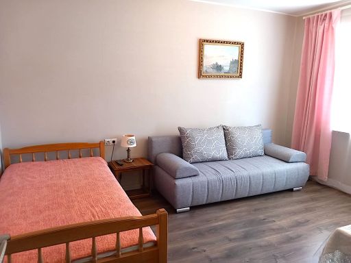 Rent 2 rooms apartment Düsseldorf | Entire place | Düsseldorf | Moderne, gemütliche 2-Zimmer Wohnung in Düsseldorf, kostenlose Parkplätze auf der Straße | Hominext