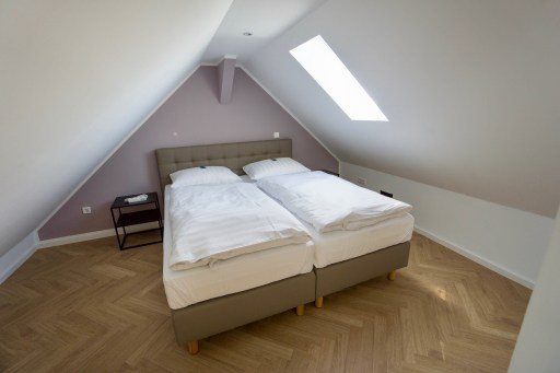 Rent 2 rooms apartment Essen | Entire place | Essen | Wunderschönes Maisonetteloft | Hominext