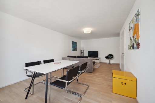 Miete 2 Zimmer Wohnung Böblingen | Ganze Wohnung | Böblingen | Perfekt für die Familie I Exklusive und moderne 3-Zimmer-Wohnung in der Nähe von Mercedes I Stuttgart I Küche I Home Office | Hominext