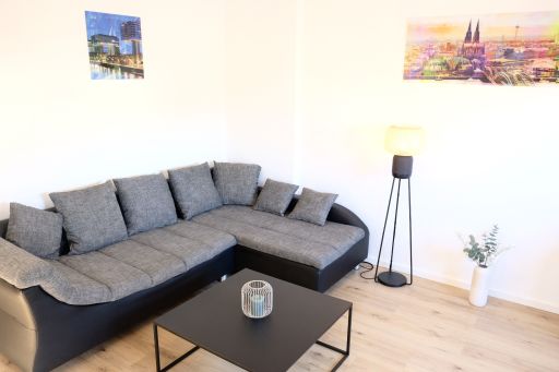 Rent 1 room apartment Frechen | Entire place | Frechen | All-In! Schöne, gemütliche & möblierte 2 Zi Wohnung (Löffelfertig) in zentraler Lage von Frechen (20 Min. von Köln) | Hominext