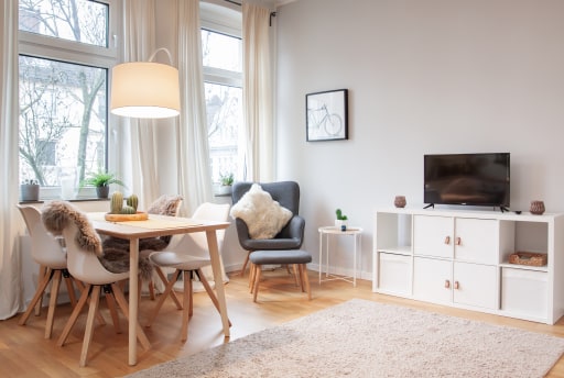 Miete 1 Zimmer Wohnung Düsseldorf | Ganze Wohnung | Düsseldorf | Helles Apartment im Jugendstilhaus! | Hominext