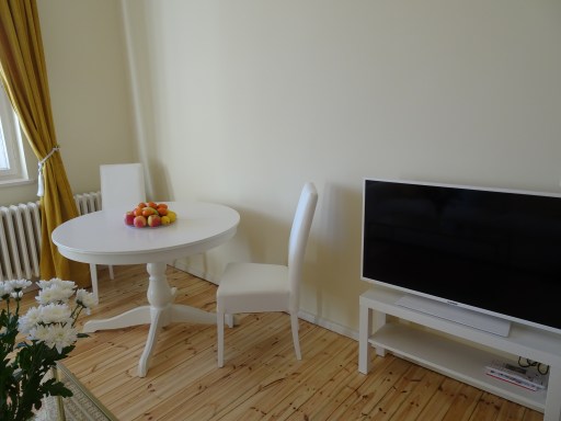 Rent 2 rooms apartment Berlin | Entire place | Berlin | Exquisit ausgetattete 3-Zimmerwohnung mit direkter Anbindung ins City-Center | Hominext