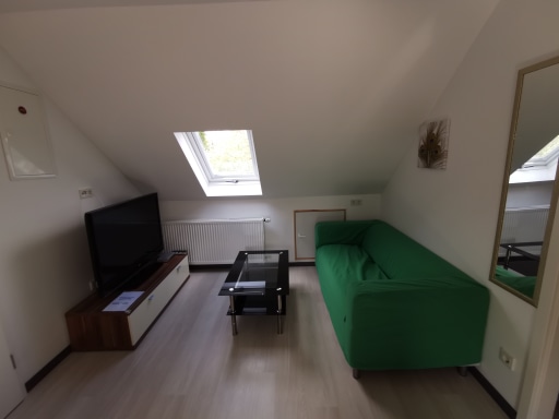 Rent 2 rooms apartment Köln | Entire place | Köln | 3-Zimmer Wohnung in der Nähe vom Flughafen | Hominext