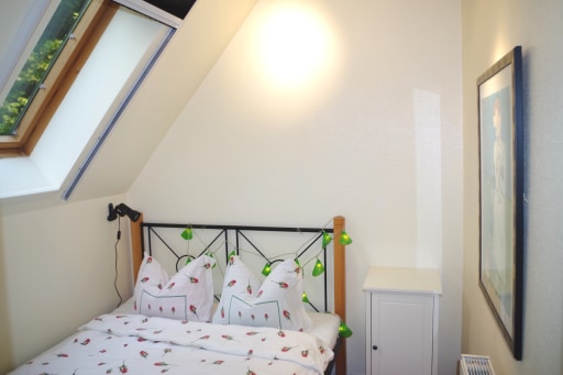 Rent 3 rooms apartment Undeloh | Entire place | Undeloh | Liebhaber-Fachwerkhaus auf Traumgrundstück - Wohnen auf Zeit | Hominext