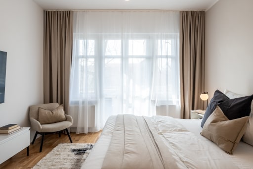 Miete 2 Zimmer Wohnung Berlin | Ganze Wohnung | Berlin | Renoviertes, zeitgenössisches 3-Zimmer-Apartment mit Balkon in Neukölln | Hominext