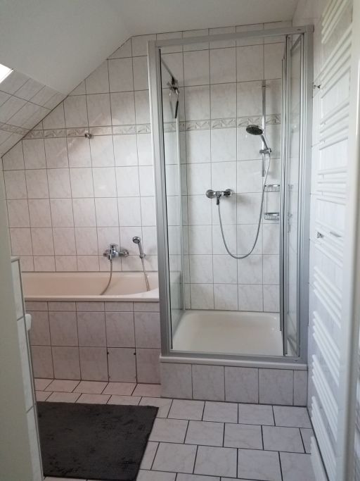 Rent 2 rooms apartment Leverkusen | Entire place | Leverkusen | Traumhafte Maisonette Wohnung in zentraler Lage am Rhein | Hominext