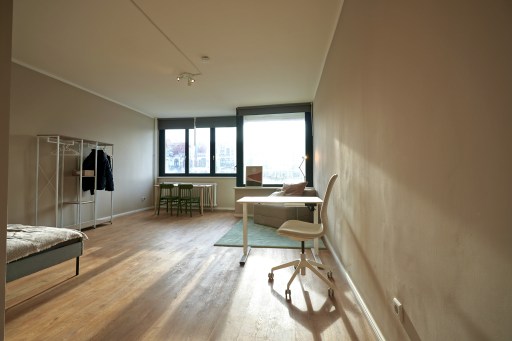 Miete 1 Zimmer Wohnung Berlin | Ganze Wohnung | Berlin | Loft mit Standing Desk am Mehringdamm | Hominext