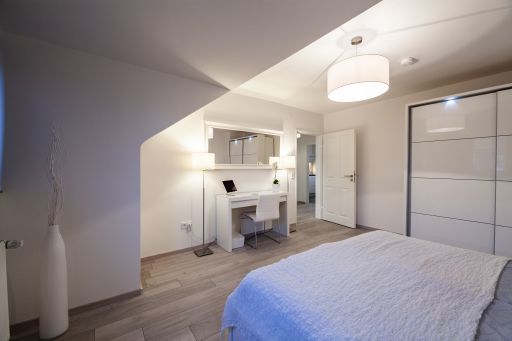 Miete 1 Zimmer Wohnung Köln | Ganze Wohnung | Köln | Hochwertige Wohnung mit Dachterrasse in Köln am Flughafen | Hominext