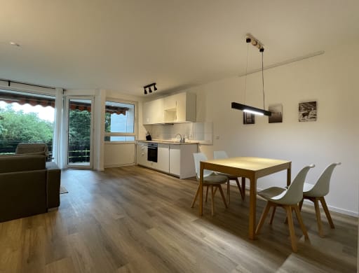 Miete 2 Zimmer Wohnung Düsseldorf | Ganze Wohnung | Düsseldorf | Tolle, komplett renovierte Wohnung mit Parkplatz | Hominext