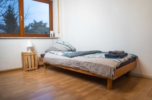 Rent 3 rooms apartment Armsheim | Entire place | Armsheim | 95m² Wohnung mit 3 Schlafzimmern für 7 Personen | Hominext