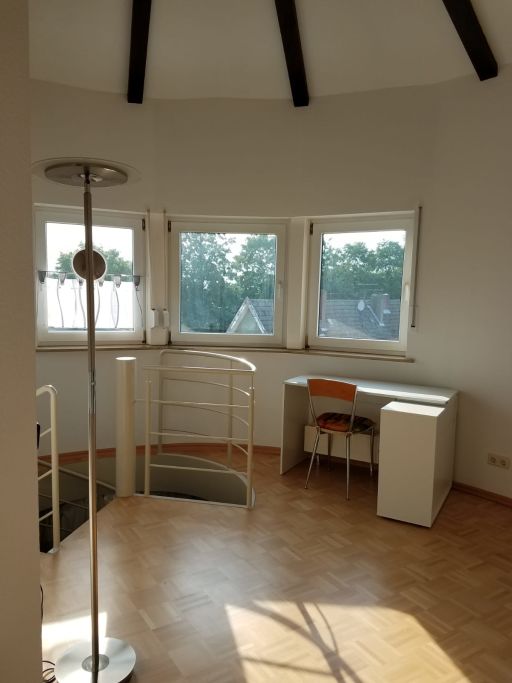 Rent 2 rooms apartment Leverkusen | Entire place | Leverkusen | Traumhafte Maisonette Wohnung in zentraler Lage am Rhein | Hominext