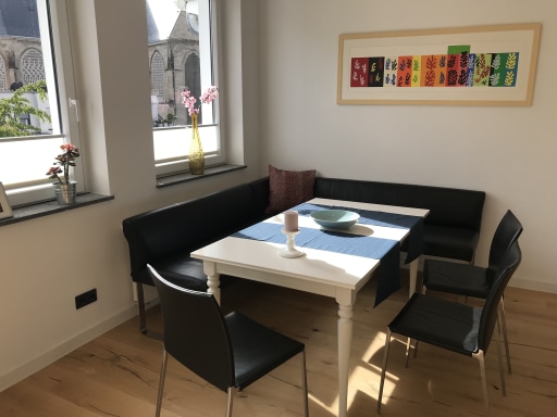 Rent 1 room apartment Düsseldorf | Entire place | Düsseldorf | Top zentral in Düsseldorf, Kernsaniert, Top ausgestattet mit großem Südbalkon | Hominext