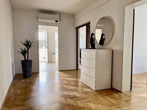 Rent 2 rooms apartment Köln | Entire place | Köln | Lichtdurchflutete und frisch renovierte 3-Zimmer-Wohnung im Kölner Süden mit perfekter Anbindung | Hominext