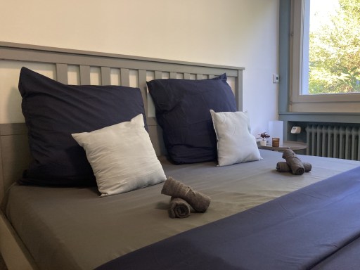 Miete 2 Zimmer Wohnung Köln | Ganze Wohnung | Köln | Geräumige Haushälfte mit riesigem Garten im grünen Köln-Brück, Gute Anbindung an Flughafen, Messe und Innenstadt | Hominext