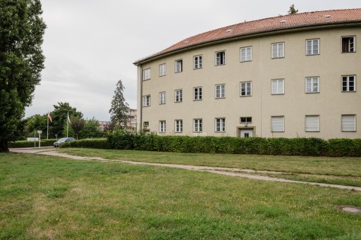 Rent 1 room apartment Berlin | Entire place | Berlin | Elegante & geräumige 2-Zimmer-Wohnung im exklusiven Zehlendorf | Hominext