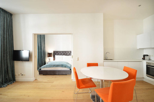 Miete 1 Zimmer Wohnung Frankfurt am Main | Ganze Wohnung | Frankfurt am Main | Elegante und voll möblierte Business-Wohnung mit 1 Schlafzimmer in Frankfurt am Main bei Mainufer # 6080 | Hominext