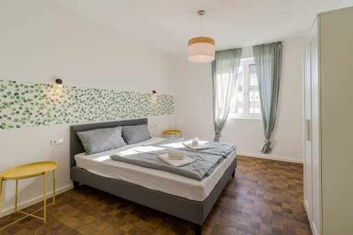 Rent 2 rooms apartment Berlin | Entire place | Berlin | Schöne helle 3-Zimmer Wohnung mit Balkon am Hermannplatz | Hominext