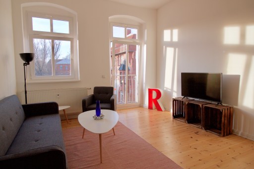 Rent 2 rooms apartment Berlin | Entire place | Berlin | Sonnige 3-Zimmer Altbauwohnung mit 2 Westbalkonen in Friedrichshain | Hominext