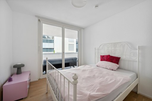 Rent 2 rooms apartment Böblingen | Entire place | Böblingen | Perfekt für die Familie I Exklusive und moderne 3-Zimmer-Wohnung in der Nähe von Mercedes I Stuttgart I Küche I Home Office | Hominext