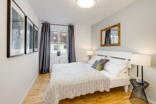 Miete 2 Zimmer Wohnung München | Ganze Wohnung | München | Schöne gut geschnittene, helle, neu renovierte, zentral gelegene 3-Zimmer-Wohnung in Schwabing | Hominext