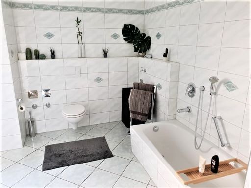 Miete 3 Zimmer Wohnung Wuppertal | Ganze Wohnung | Wuppertal | Zentral gelegene Wohnung in Wuppertal 130 qm mit großer Terrasse | Hominext