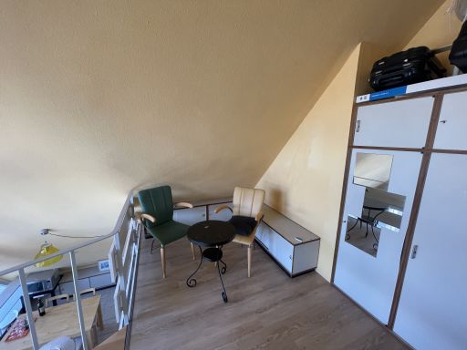 Miete 1 Zimmer Wohnung Köln | Ganze Wohnung | Köln | Dachgeschoss-Studio in der City von Köln | Hominext