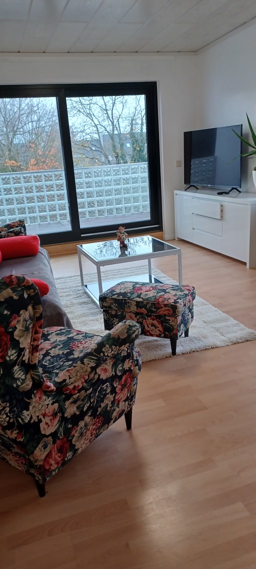 Rent 1 room apartment Leverkusen | Entire place | Leverkusen | CHIC - Top-Küche, großzügige Wohnung in  Ruhiglage | Hominext