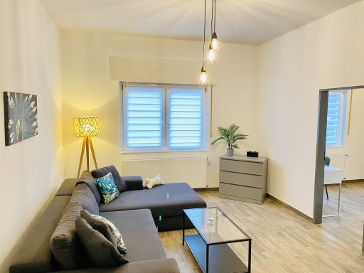 Rent 1 room apartment Leverkusen | Entire place | Leverkusen | Neue, modische 2-Zimmer Wohnung im Stadtzentrum (nahe Hauptbahnhof, Parkplatz optional) | Hominext